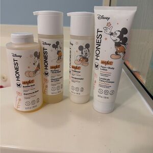 The Honest Company Kids Bath Set - White and Orange